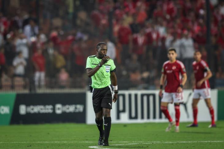 الحكم الكيني بيتر واويرو كاماكو